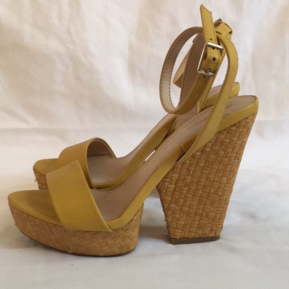 Mustard wedges